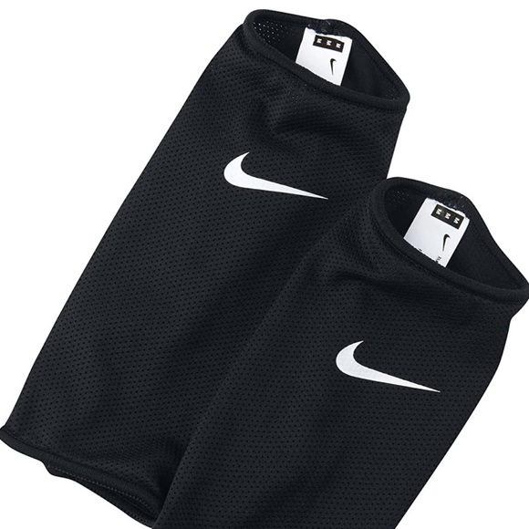 Nike Other - Nike Guard Lock Sleeve [Black]